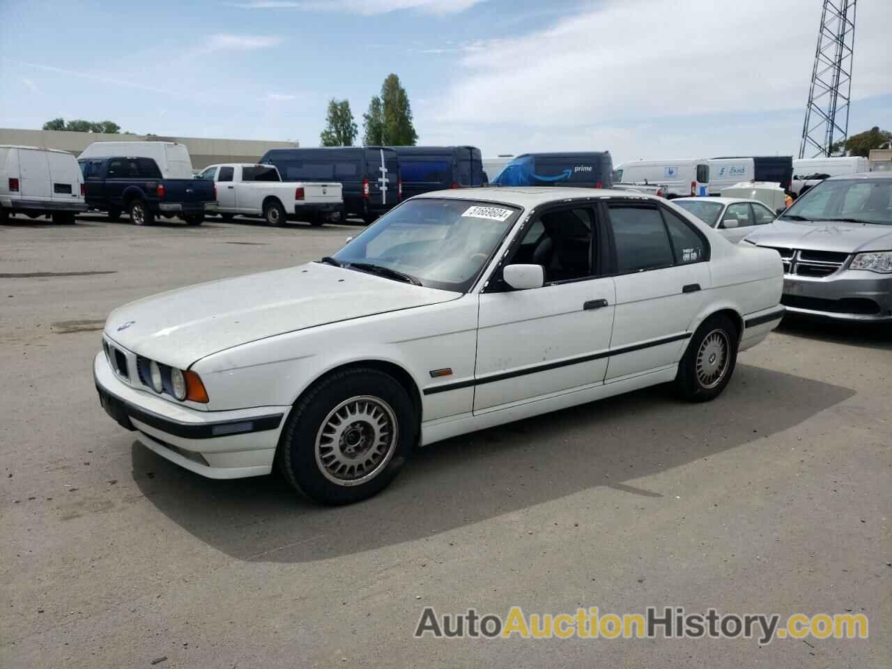 BMW 5 SERIES I, WBAHD5324SGB38197