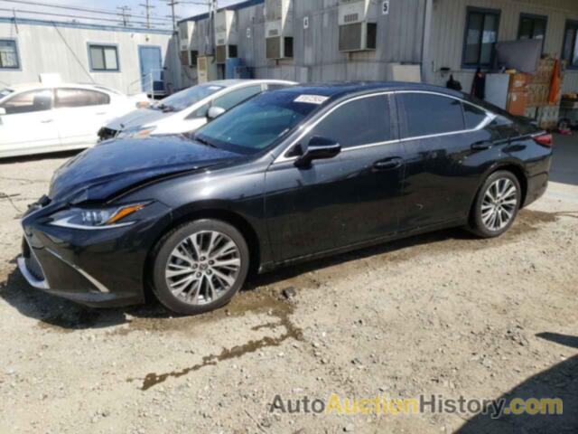 LEXUS ES300 300H, 58ADA1C17MU010360