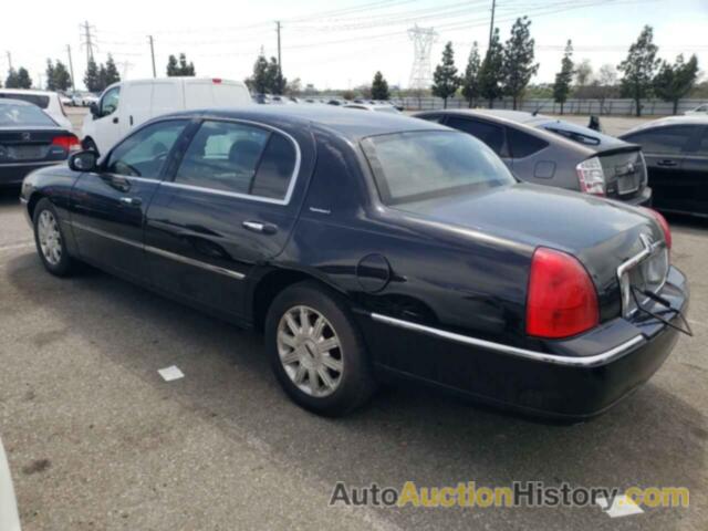 LINCOLN TOWNCAR SIGNATURE LONG WHEELBASE, 1LNHM85W97Y604477