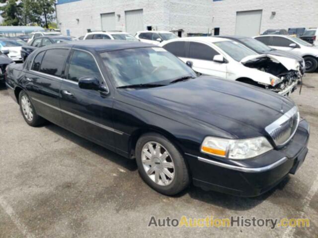 LINCOLN TOWNCAR SIGNATURE LONG WHEELBASE, 1LNHM85W97Y604477