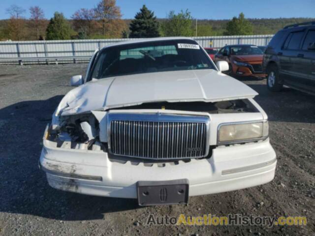 LINCOLN TOWNCAR SIGNATURE, 1LNLM82W3SY738702