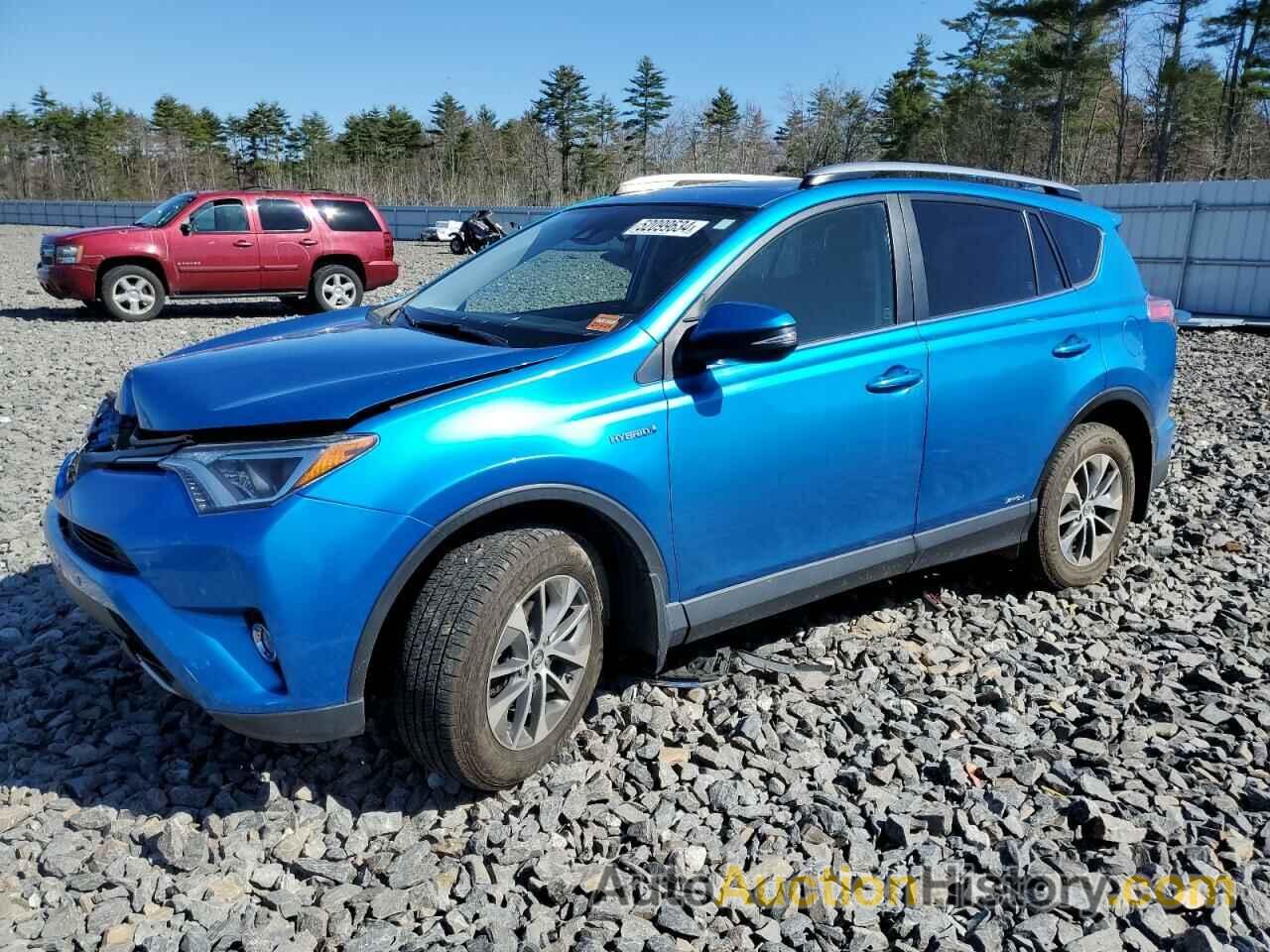 TOYOTA RAV4 LE, JTMRJREV8JD158819