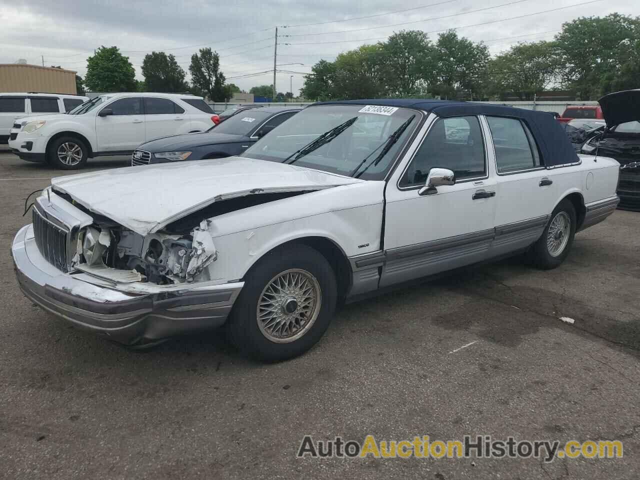 LINCOLN TOWNCAR SIGNATURE, 1LNLM82F8LY725087