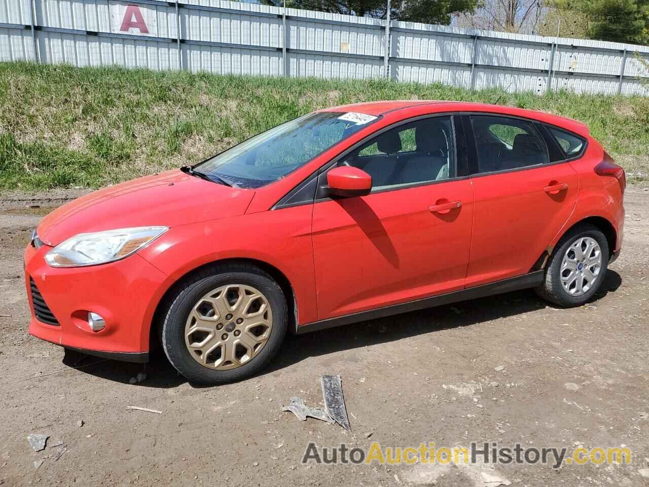 FORD FOCUS SE, 1FAHP3K25CL221570