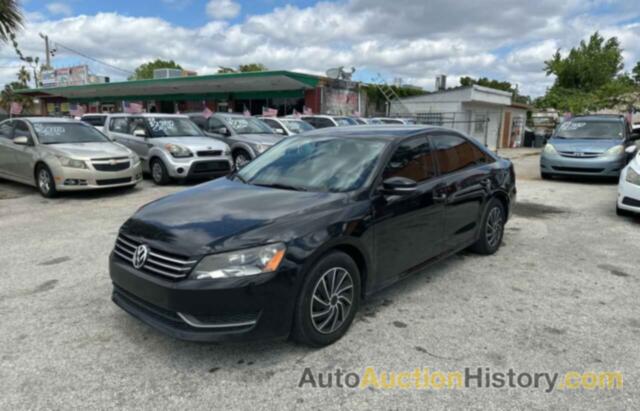 VOLKSWAGEN PASSAT S, 1VWAT7A34FC045072