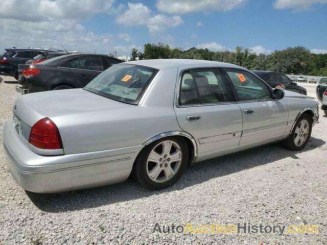 FORD CROWN VIC LX, 2FAHP74W33X163873