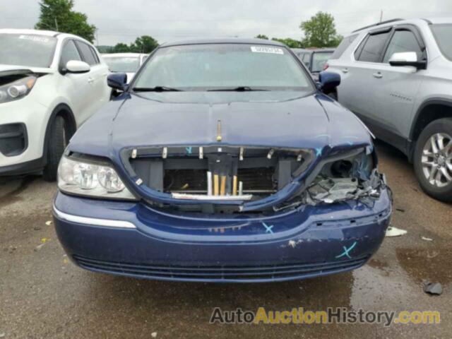 LINCOLN TOWNCAR SIGNATURE, 1LNHM81W07Y622193