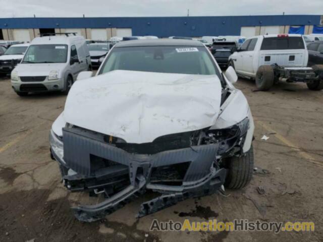 LINCOLN MKT, 2LMHJ5AT3DBL58199