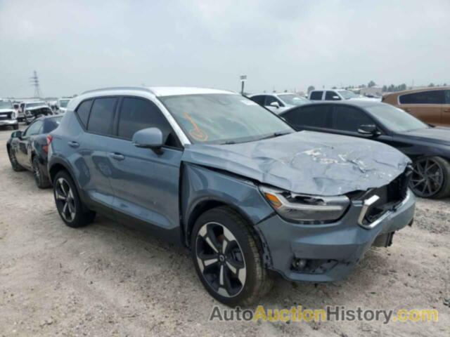 VOLVO XC40 T4 MOMENTUM, YV4AC2HK7M2414073