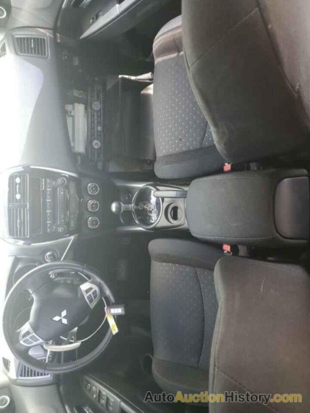 MITSUBISHI OUTLANDER SE, JA4AP4AU4CZ011148