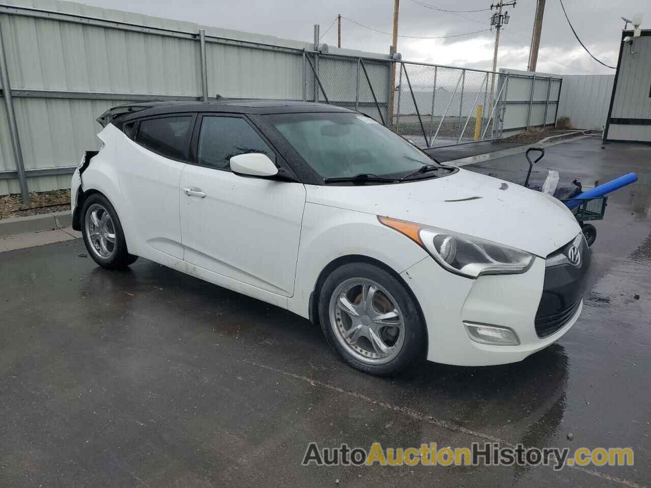 HYUNDAI VELOSTER, KMHTC6AD7DU123894