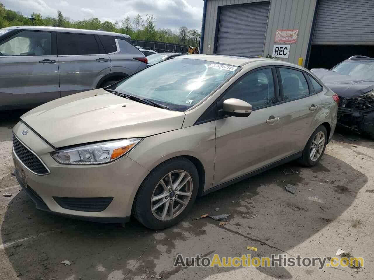 FORD FOCUS SE, 1FADP3F22GL228331