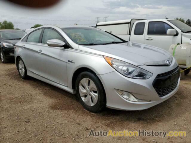 HYUNDAI SONATA HYBRID, KMHEC4A4XDA095426