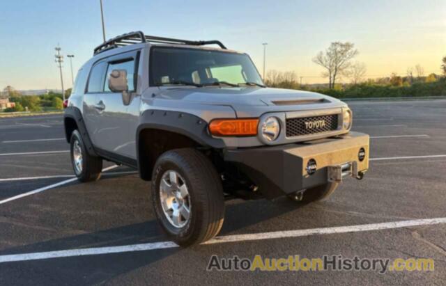 TOYOTA FJ CRUISER, JTEBU11F78K018142