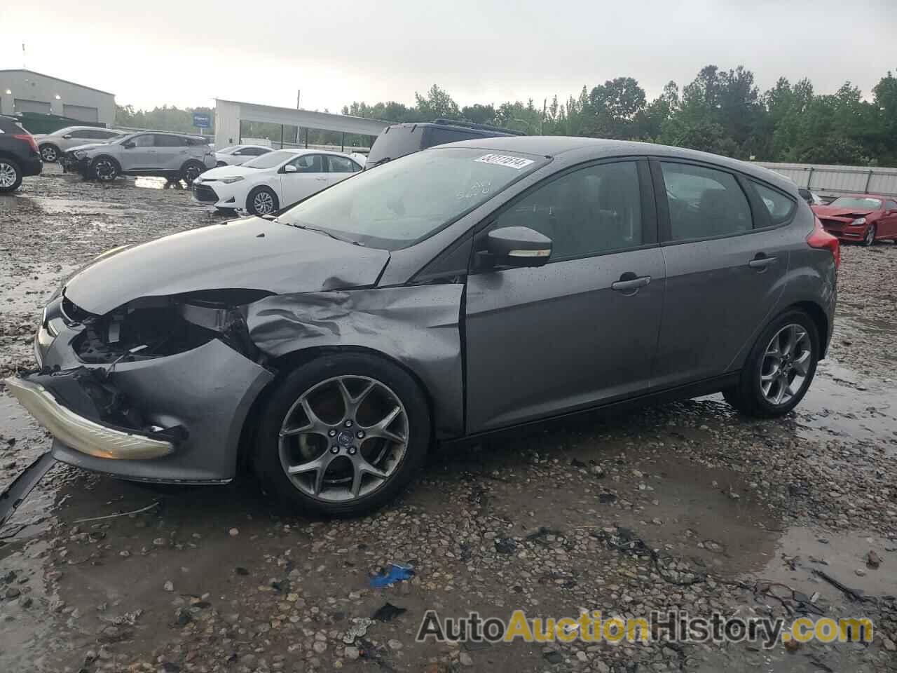 FORD FOCUS SE, 1FADP3K28DL145620