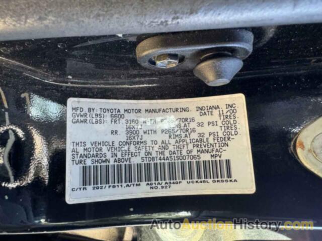 TOYOTA SEQUOIA SR5, 5TDBT44A51S007065