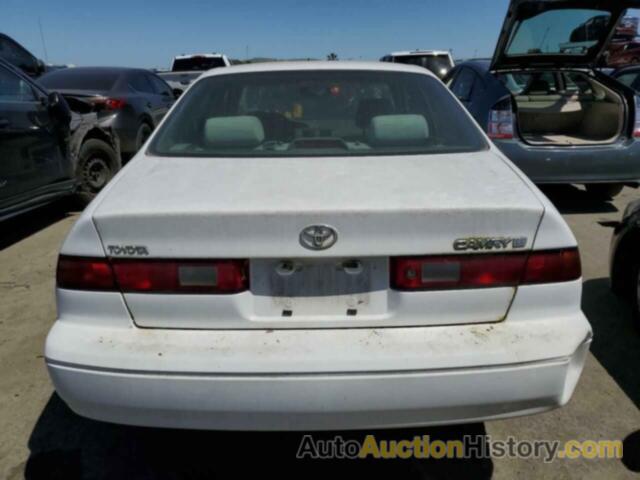 TOYOTA CAMRY LE, JT2BG22K3V0076360