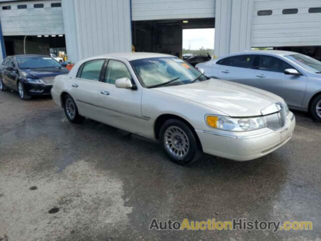 LINCOLN TOWNCAR CARTIER, 1LNHM83W31Y608342