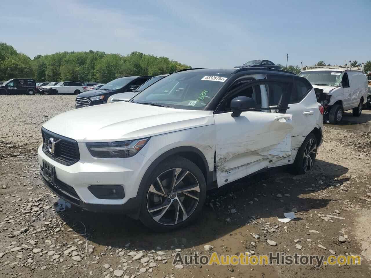 VOLVO XC40 T5 R-DESIGN, YV4162UM3L2327087