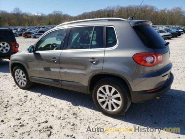 VOLKSWAGEN TIGUAN S, WVGAV75N49W527547