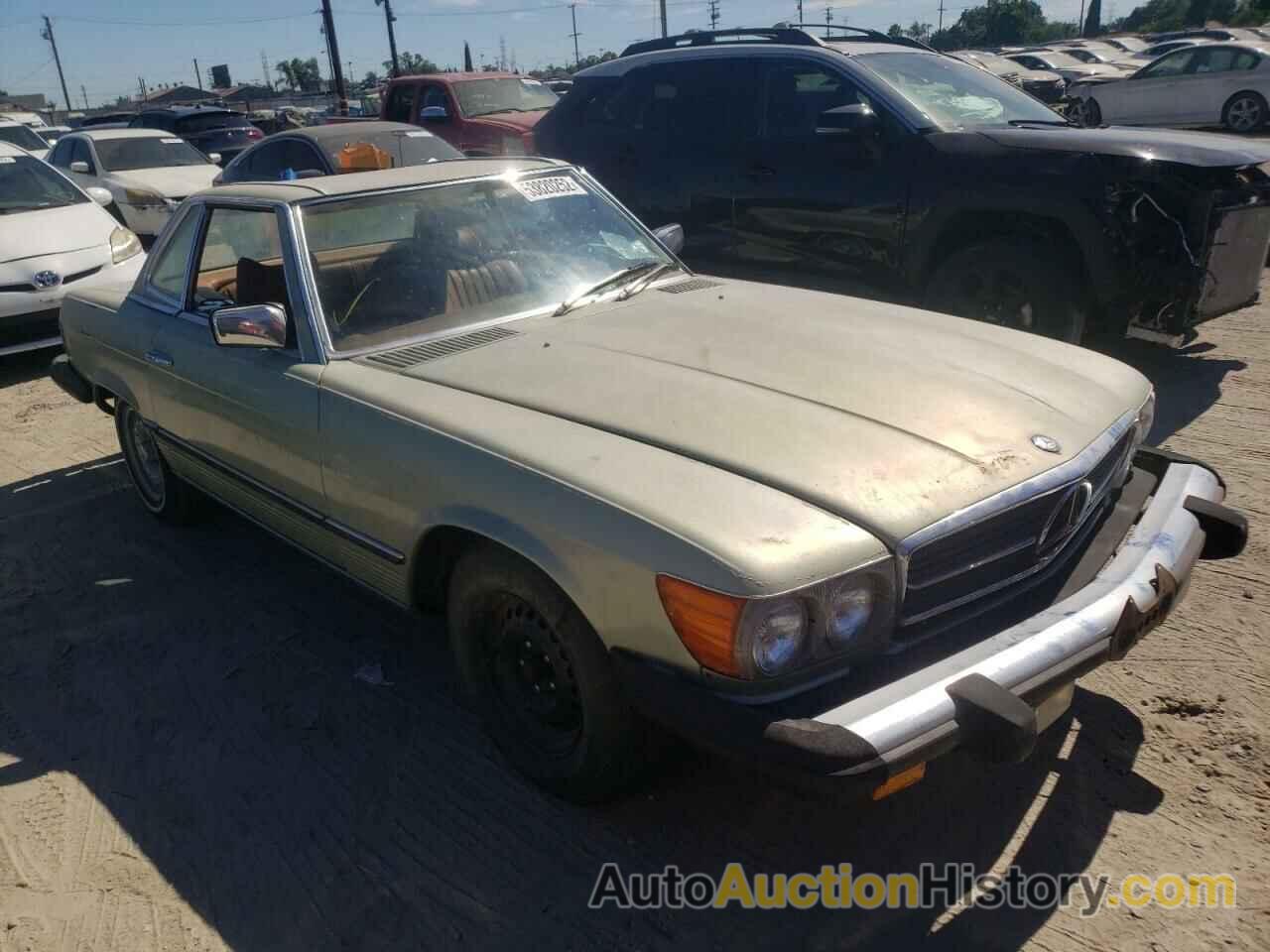 1977 MERCEDES-BENZ 450-CLASS, 10704412039870