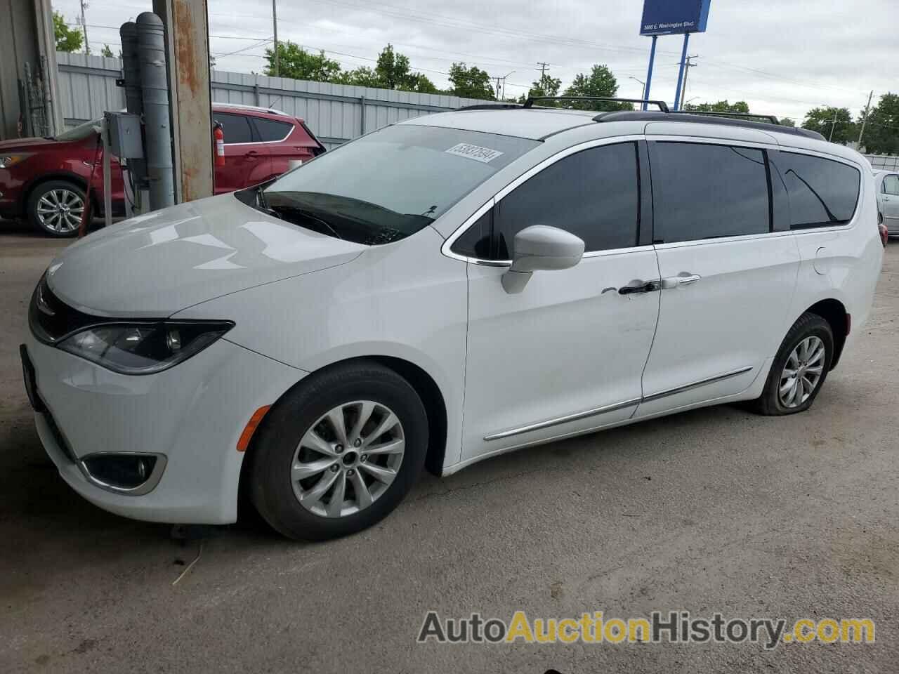 CHRYSLER PACIFICA TOURING L, 2C4RC1BG2HR675946