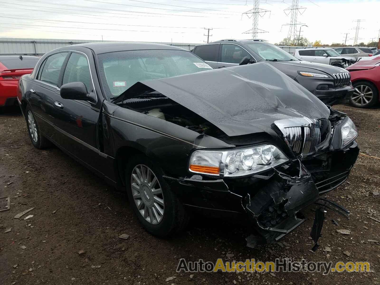 2005 LINCOLN TOWNCAR SIGNATURE, 1LNHM81W55Y649385