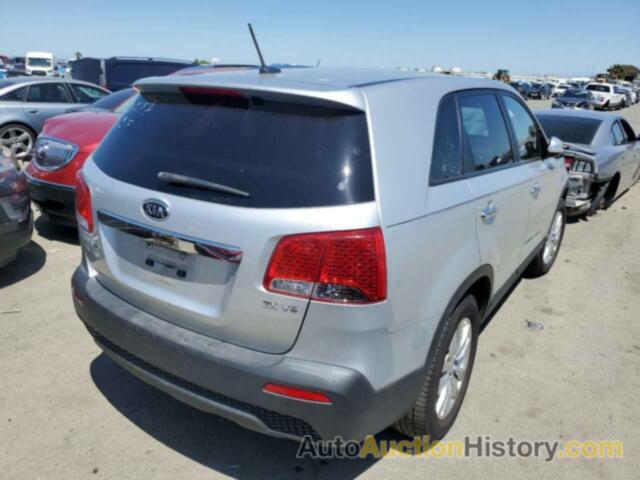 KIA SORENTO EX, 5XYKUDA29BG012570