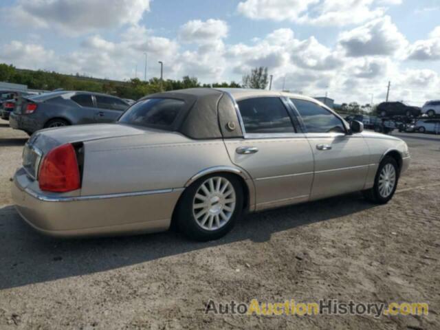 LINCOLN TOWNCAR SIGNATURE, 1LNHM82W43Y633335