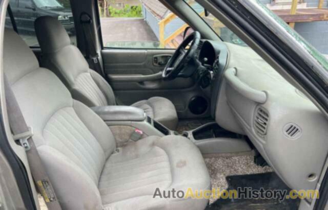 CHEVROLET BLAZER, 1GNDT13X54K166877