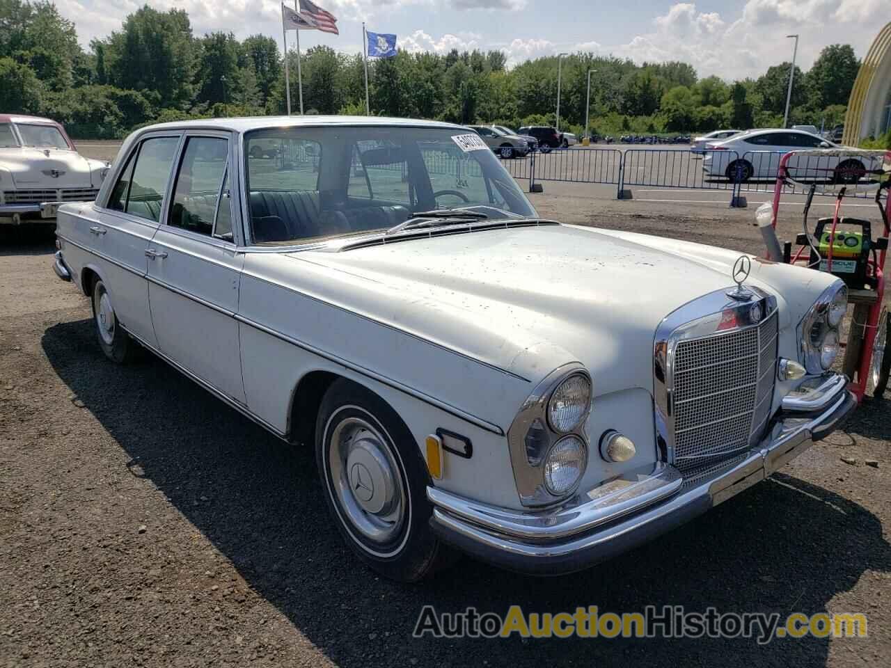 1967 MERCEDES-BENZ 250-CLASS, 12066557