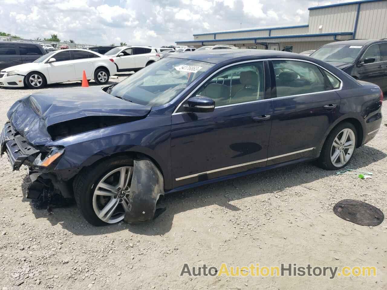 2015 VOLKSWAGEN PASSAT SEL, 1VWCV7A32FC096945