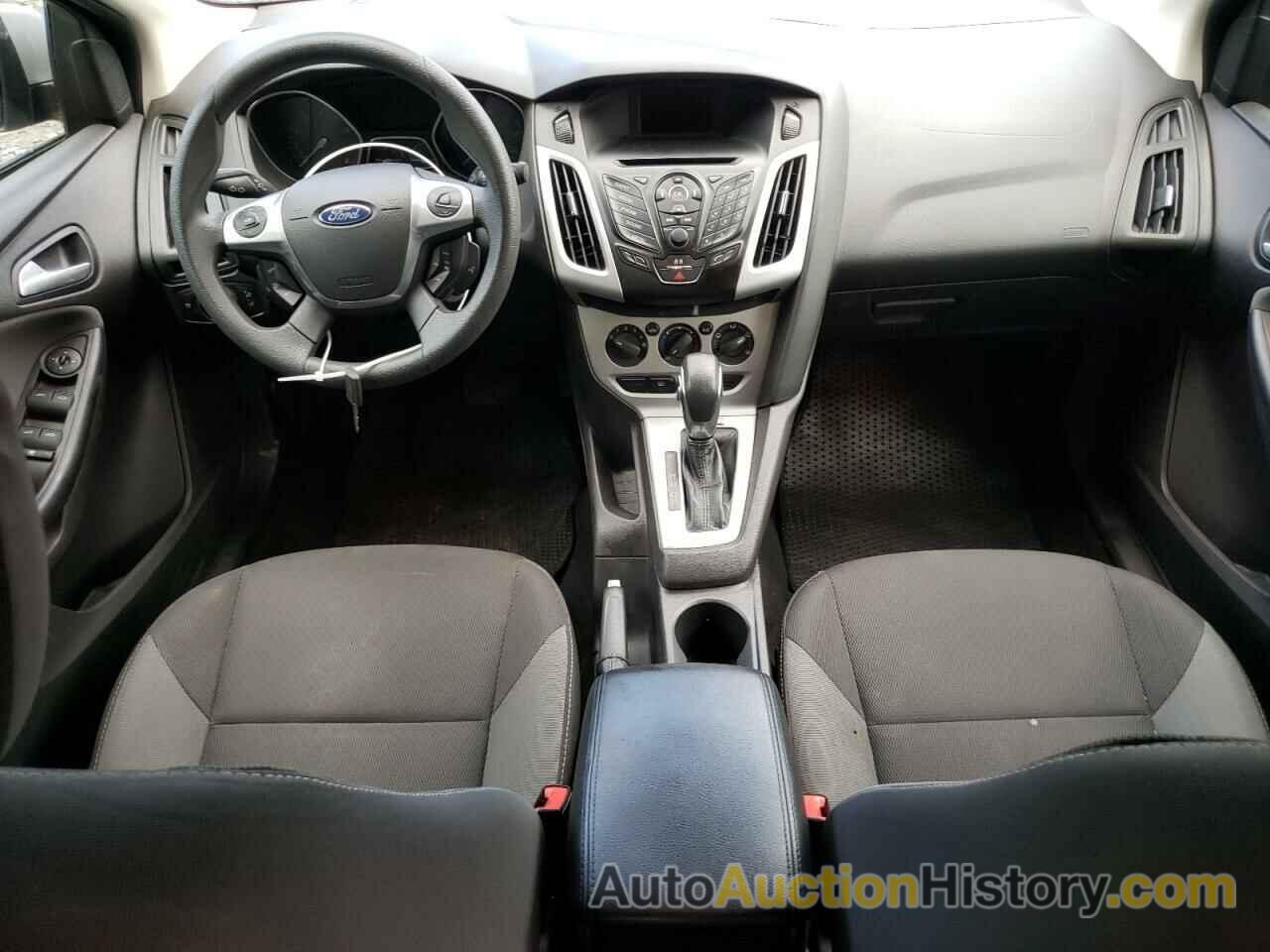 FORD FOCUS SE, 1FADP3F29DL375550