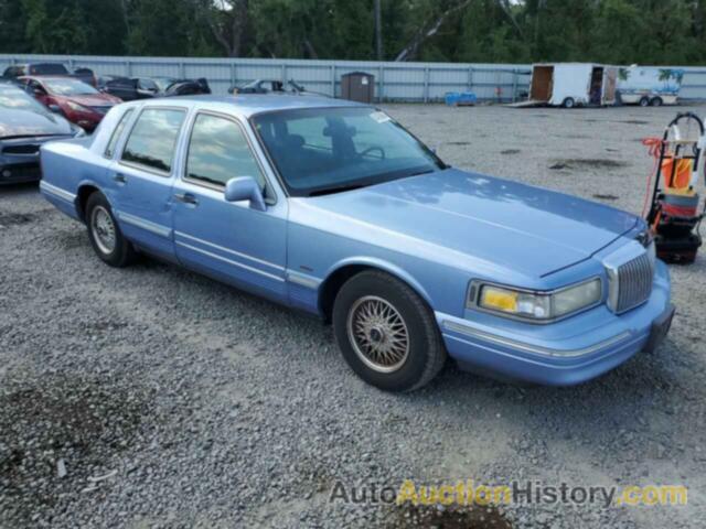 LINCOLN TOWNCAR SIGNATURE, 1LNLM82WXSY682743