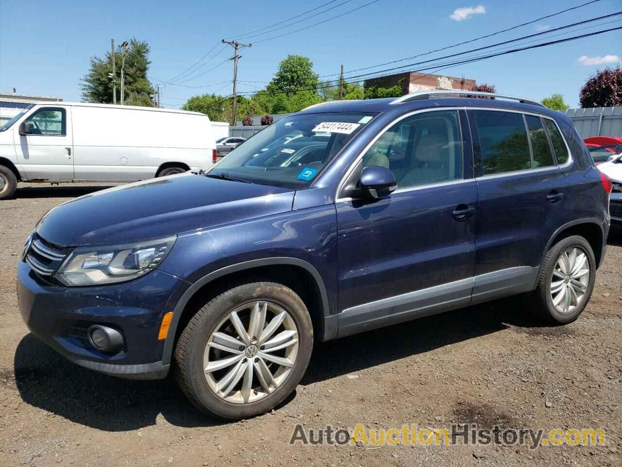 VOLKSWAGEN TIGUAN S, WVGAV7AX3GW583838