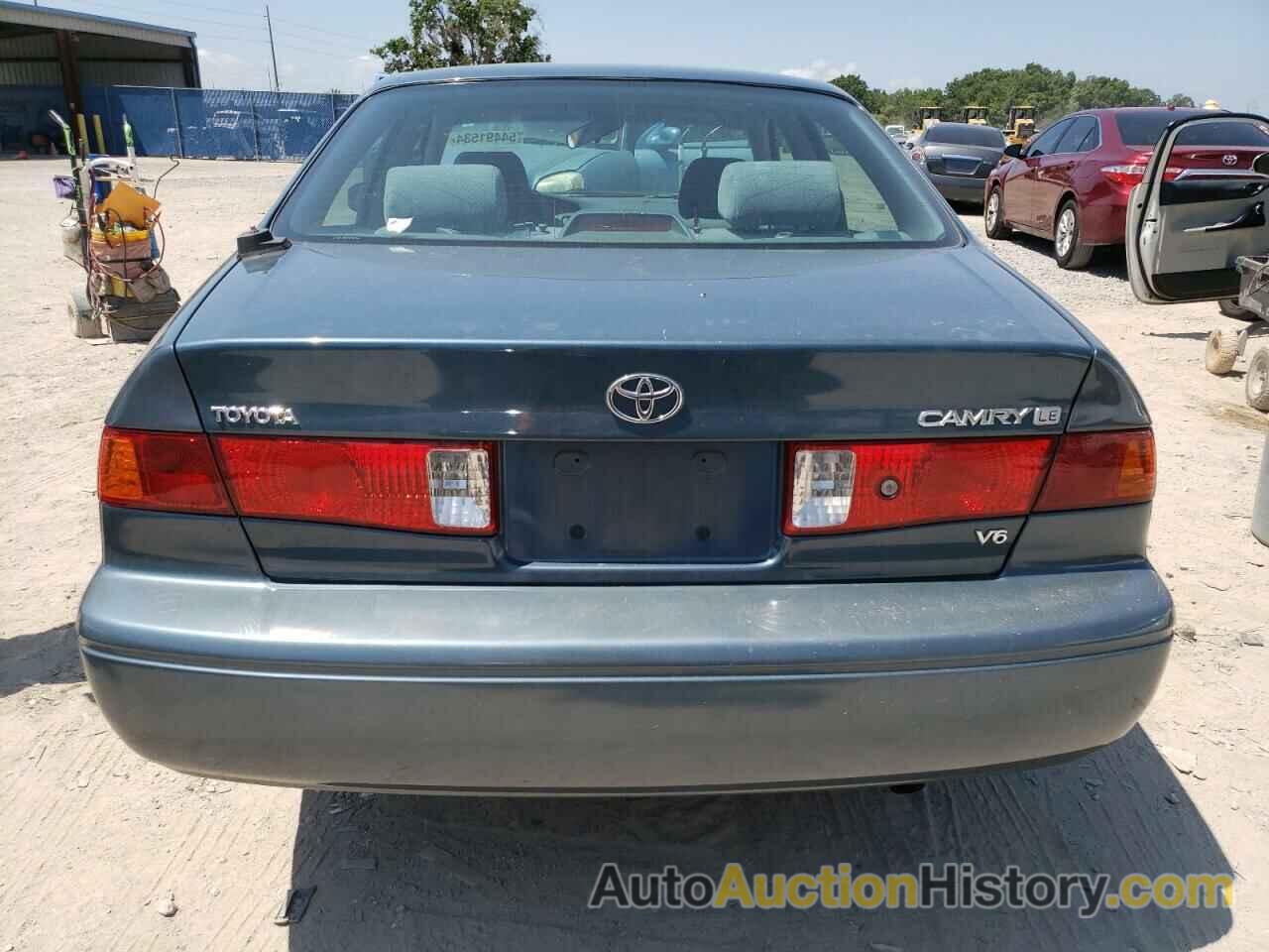 TOYOTA CAMRY LE, 4T1BF28K61U961944