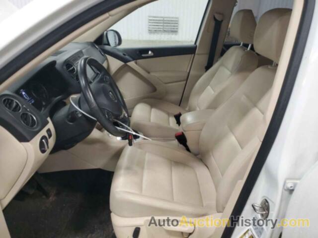 VOLKSWAGEN TIGUAN S, WVGAV7AX4HW500242