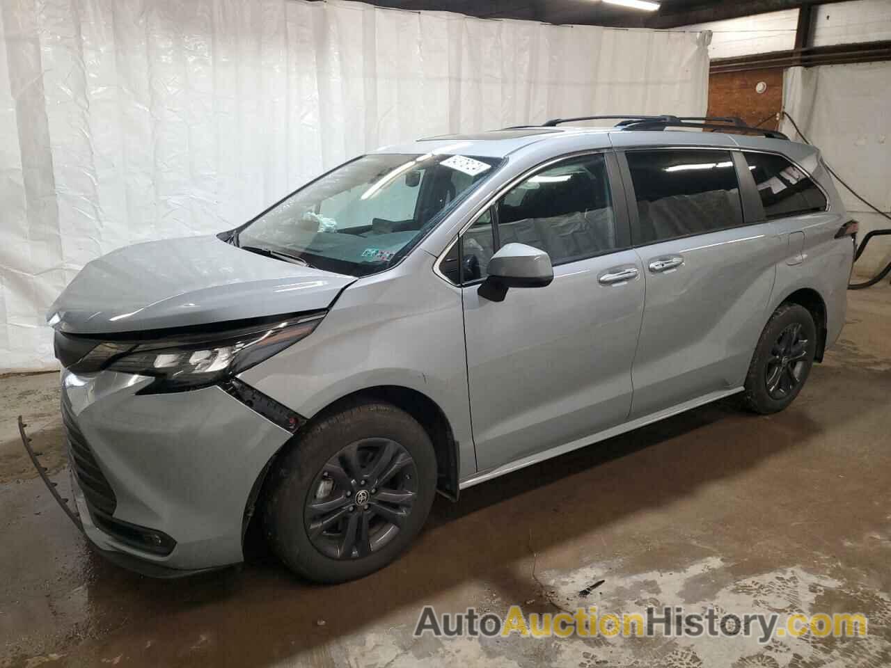 TOYOTA SIENNA XSE, 5TDCSKFCXRS110391