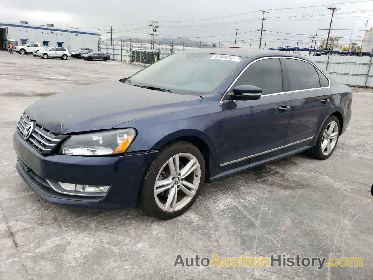 2014 VOLKSWAGEN PASSAT SEL, 1VWCN7A33EC053813