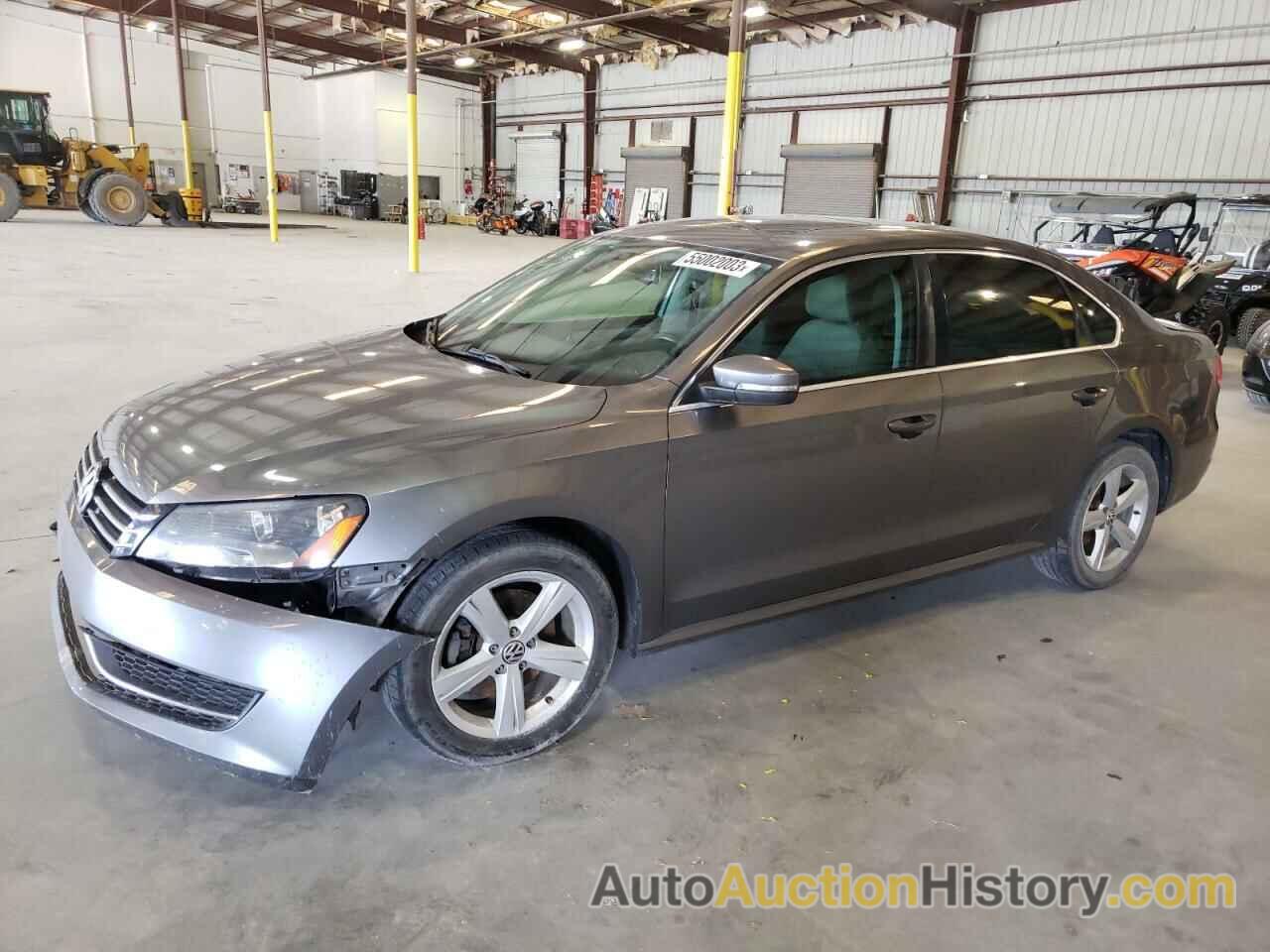 2013 VOLKSWAGEN PASSAT SE, 1VWBH7A34DC022040