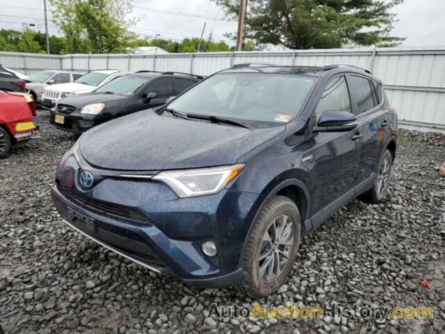 TOYOTA RAV4 LE, JTMRJREV8HD108531