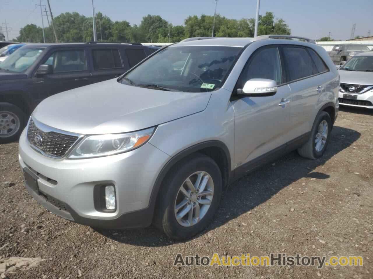 2015 KIA SORENTO LX, 5XYKTCA60FG621133