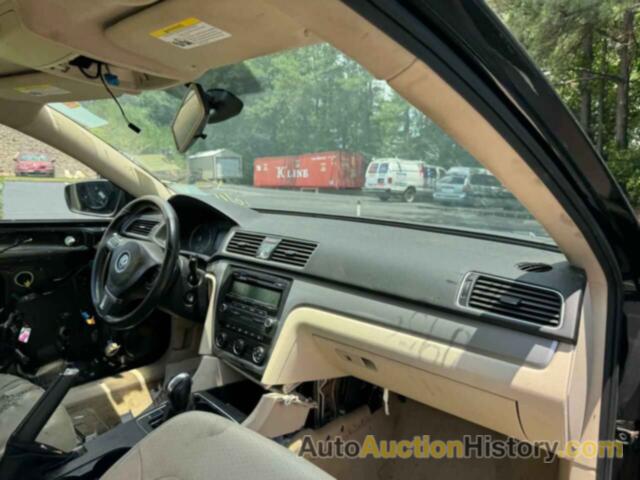 VOLKSWAGEN PASSAT S, 1VWAT7A33EC095976