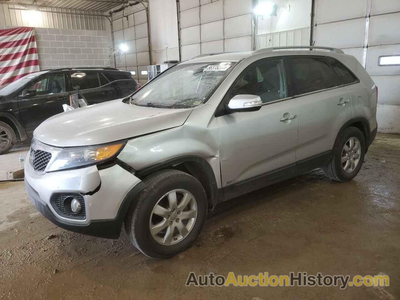 KIA SORENTO BASE, 5XYKTCA63CG270780