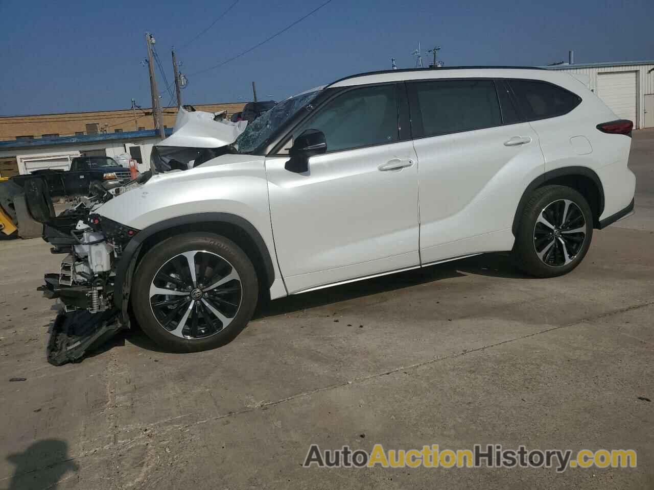 2022 TOYOTA HIGHLANDER XSE, 5TDJZRAH9NS096489