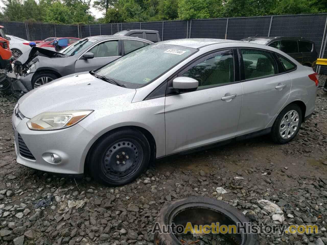 FORD FOCUS SE, 1FAHP3F20CL472233