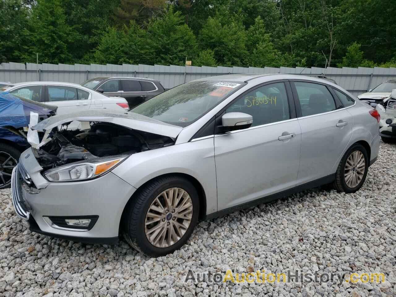 FORD FOCUS TITANIUM, 1FADP3J28HL331536