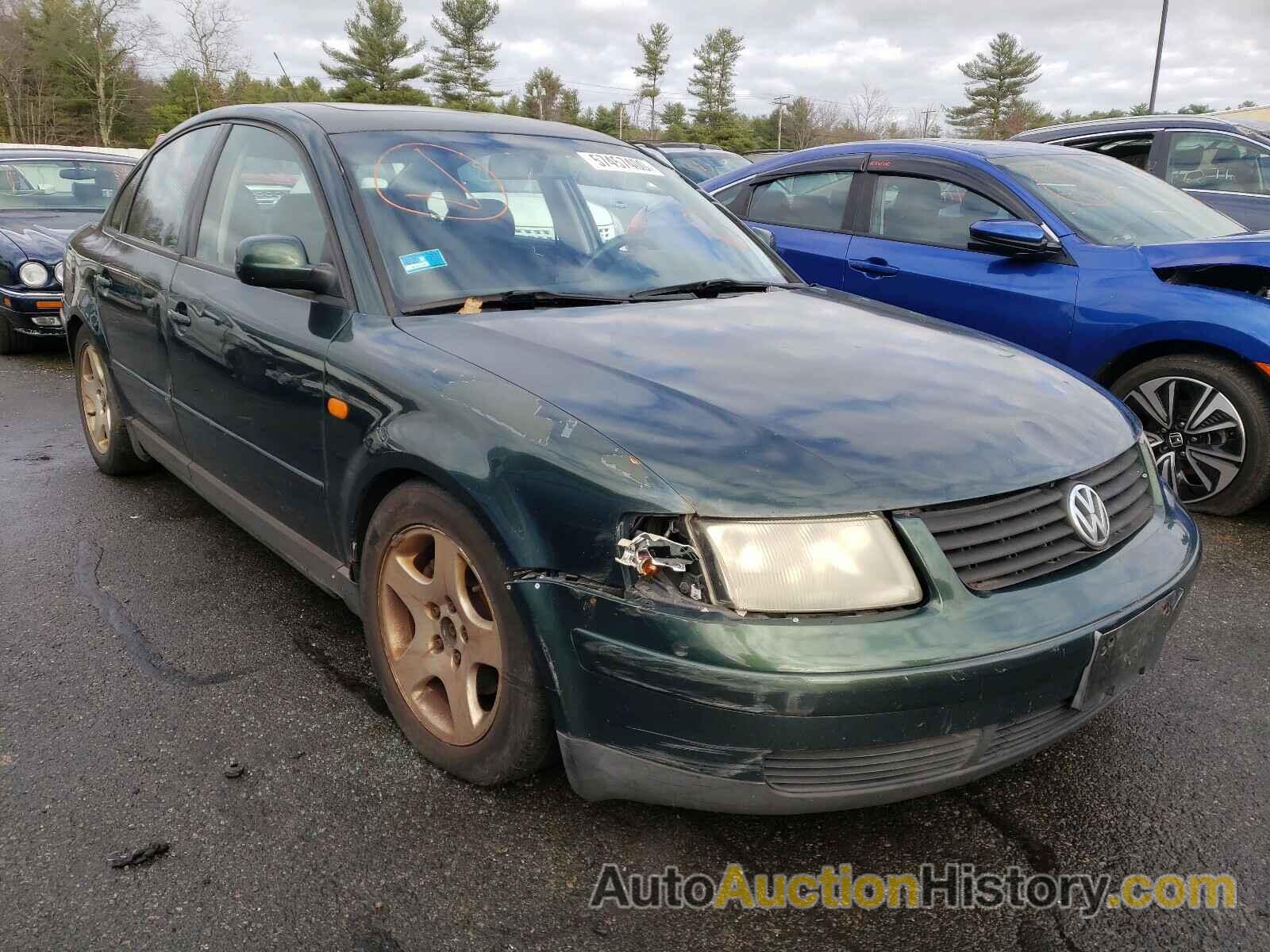 1998 VOLKSWAGEN PASSAT GLS, WVWMA63B8WE320337