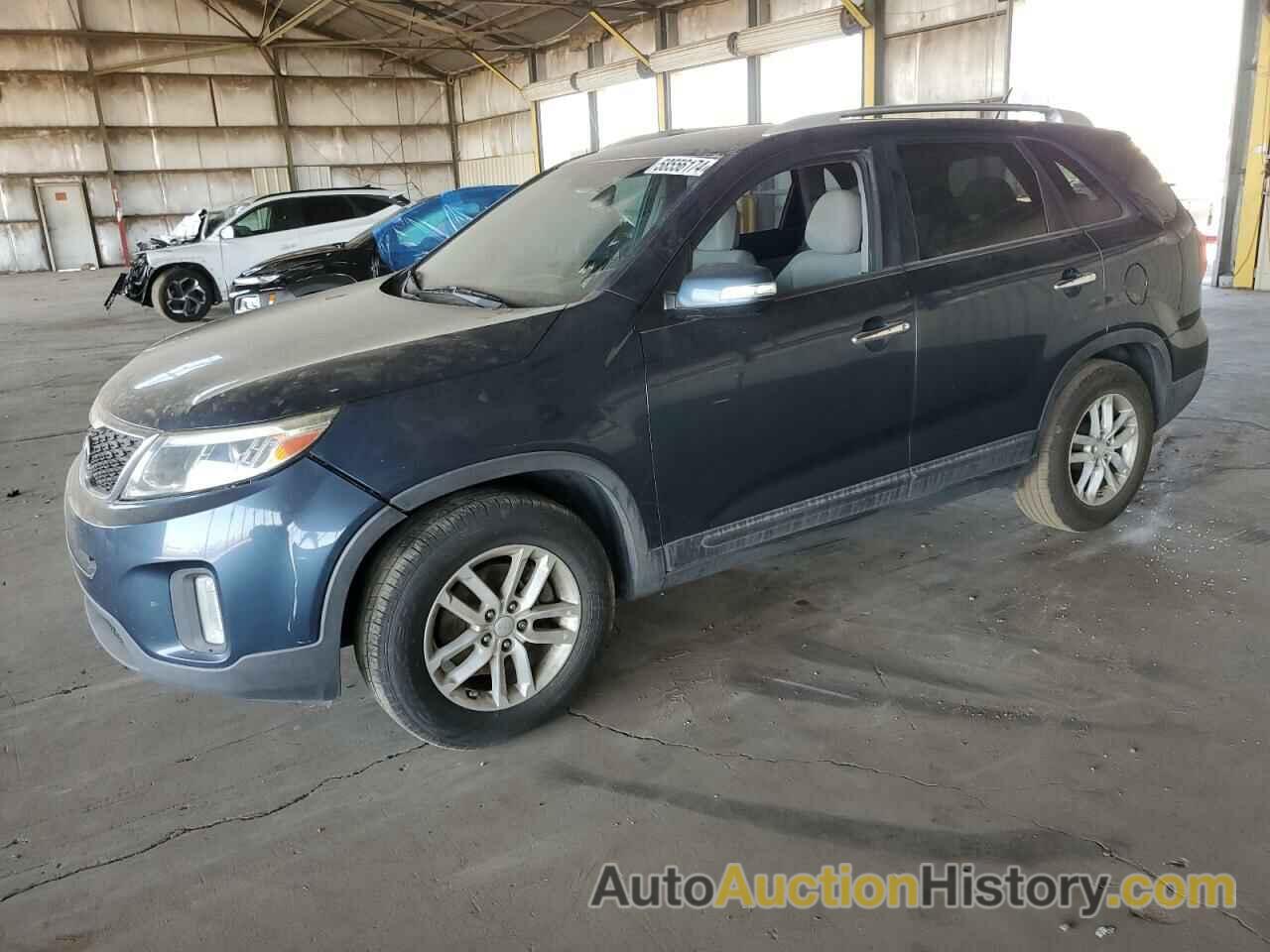 KIA SORENTO LX, 5XYKT4A61EG548245