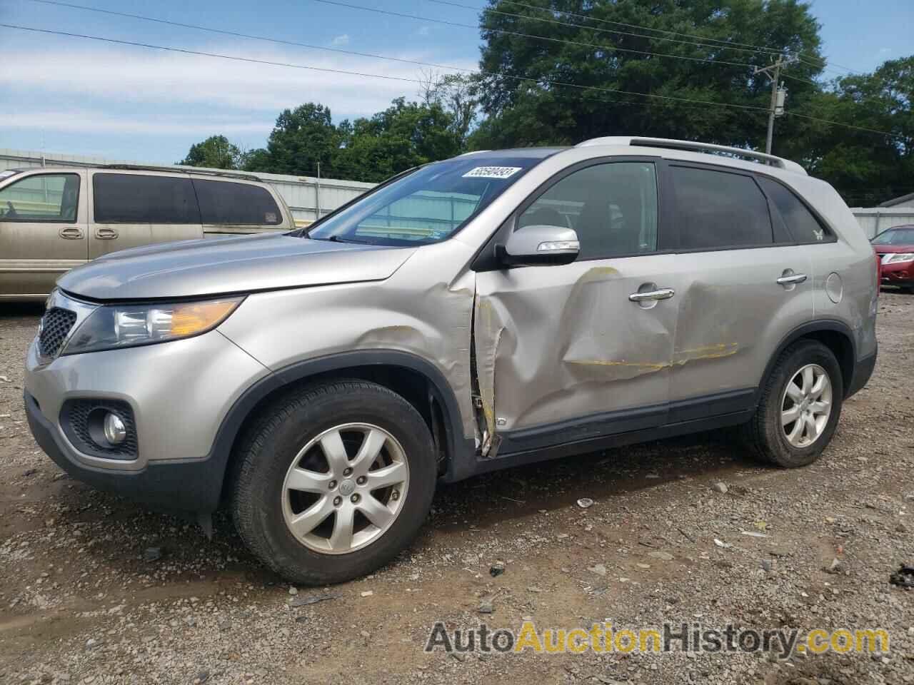 2013 KIA SORENTO LX, 5XYKTCA69DG422420